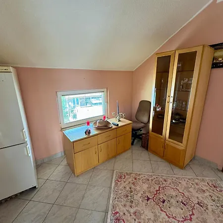 Sedrenik Holiday home *
